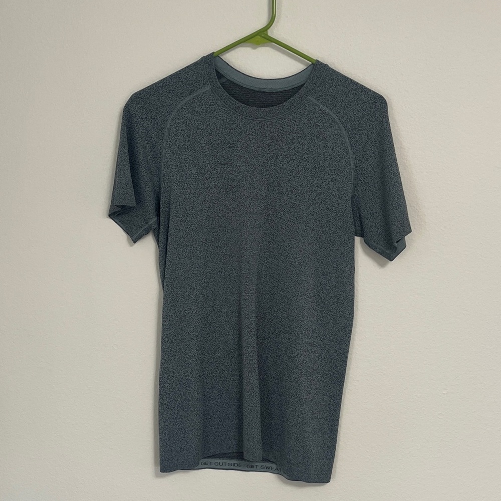 Lululemon athletics Men’s Metal Vent Tech Short-Sleeve Shirt Size XS